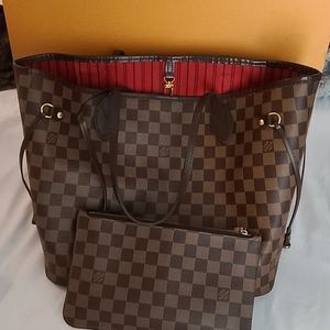 Louis vuitton purse (used)